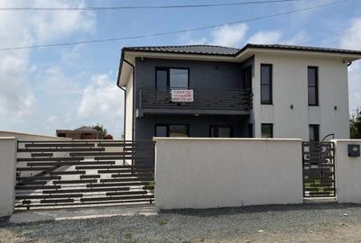 Casă cu Teren 450 Mp în Central