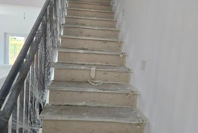 Duplex cu 5 camere cu Canalizare în Dumbrăvița - 3