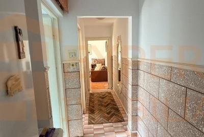 Apartament cu 3 camere semidecomandat în Casa de Cultură