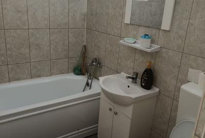 Garsonieră decomandată în Palas - 2
