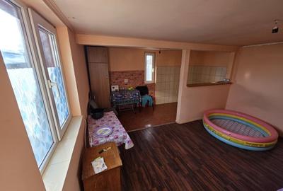 Casă cu 4 camere cu Teren 497 Mp în Dragomirești-Deal