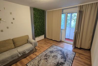Apartament cu 2 camere decomandat în Lacul Tei