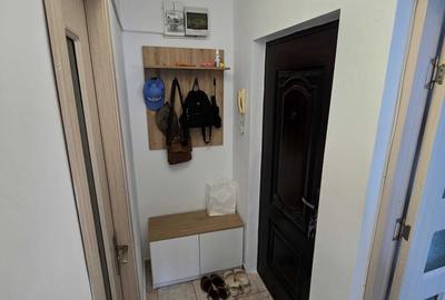 Garsonieră decomandată în Nicolina