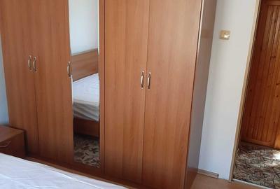 Apartament cu 3 camere decomandat în Bartolomeu