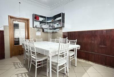 Casă individuală cu 6 camere cu Canalizare în Central - 7