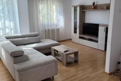 Apartament cu 3 camere decomandat în Aviației
