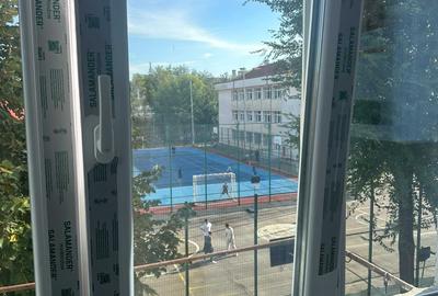 Apartament cu 2 camere decomandat în Nicolina