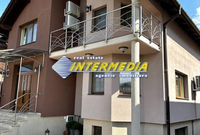 Casă individuală cu 6 camere cu Teren 396 Mp în Cetate - 1