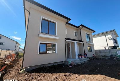 Casă cu 4 camere cu Teren 250 Mp în Cornetu