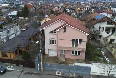 Casă cu 8 camere cu Teren 265 Mp în Romanești
