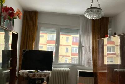 Apartament cu 2 camere semidecomandat în Micro III - 1