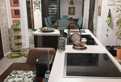 Casă cu 5 camere cu Canalizare în Central - 7