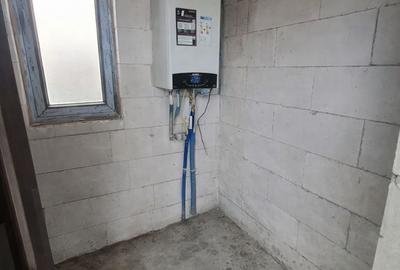 Casă cu 5 camere cu Teren 350 Mp în Vladimirescu