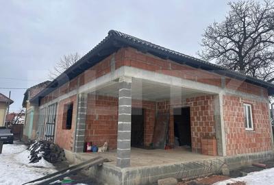 Casă individuală cu 3 camere cu Teren 1643 Mp în Nord-Vest