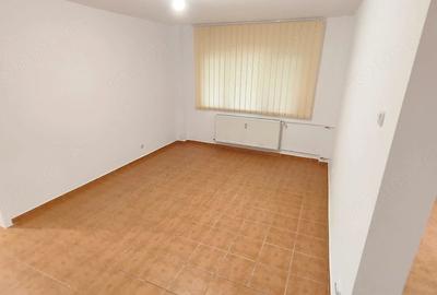 Apartament cu 4 camere semidecomandat în 1 Mai - 3