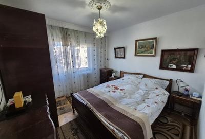 Apartament cu 3 camere decomandat în Păcurari