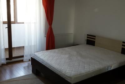 Apartament cu 3 camere decomandat în Arcu