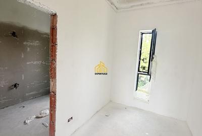 Casă cu 5 camere cu Teren 330 Mp în Central - 10