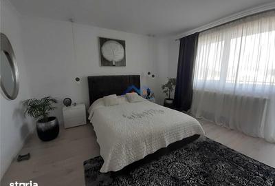 Apartament cu 4 camere în Cetate
