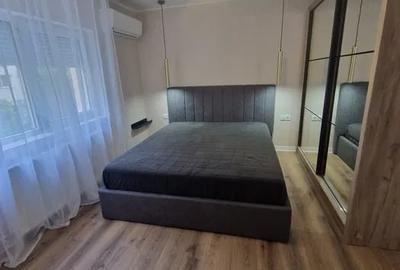 Apartament cu 2 camere decomandat, mobilat în Decebal