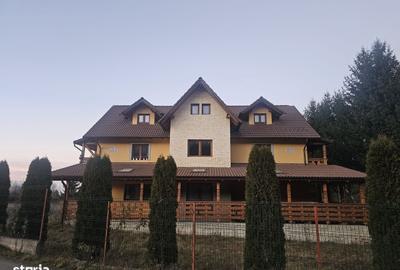 Casă cu 4 camere în Sâmbăta de Sus