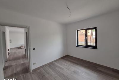 Casă cu 4 camere cu Teren 400 Mp în Hemeiuș