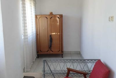 Casă cu 3 camere în Vulcana-Pandele - 1