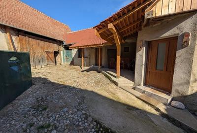Casă cu 4 camere în Saschiz
