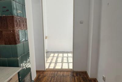 Spațiu comercial, de 100 mp, în Central - 4