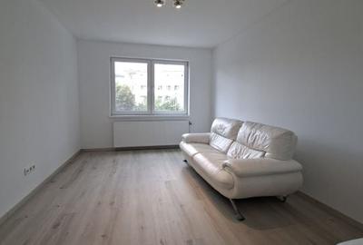 Apartament cu 3 camere decomandat în Republicii