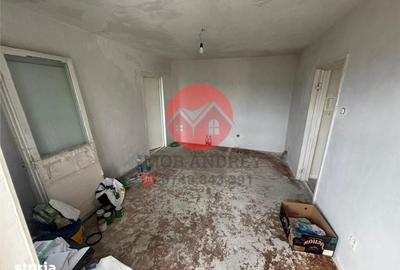 Apartament cu 3 camere decomandat în Neptun