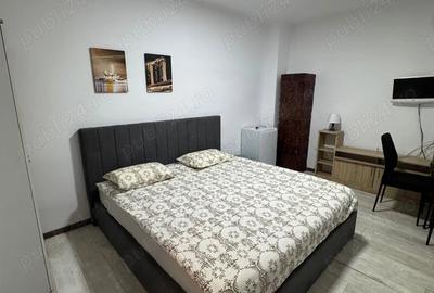 Garsonieră decomandată în Roșu