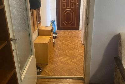 Apartament cu 2 camere semidecomandat în Km 4