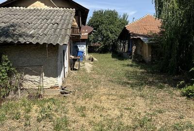 Casă cu 3 camere în Călugăreni