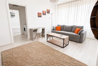 Apartament cu 2 camere semidecomandat, mobilat în Decebal