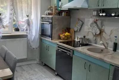 Apartament cu 3 camere decomandat în Burdujeni