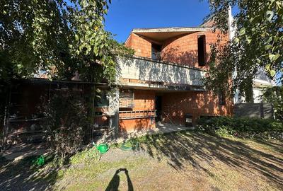 Casă cu 4 camere cu Teren 750 Mp în Exterior Sud