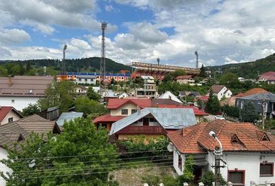 Apartament cu 2 camere decomandat în Precista