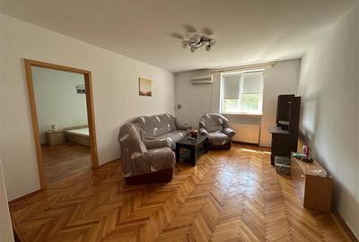 Apartament cu 3 camere semidecomandat, mobilat în Luncă