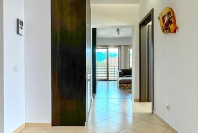 Apartament cu 2 camere decomandat, mobilat în Tractorul - 4