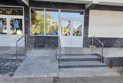 Spațiu comercial, de 100 mp, în Găești