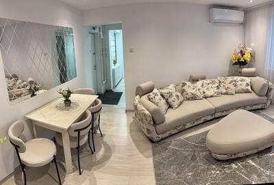 Apartament cu 3 camere decomandat în Exterior Vest