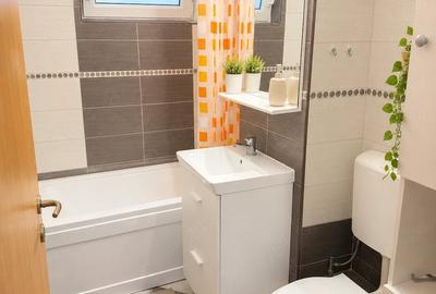 Apartament cu 2 camere semidecomandat în Girocului