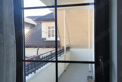 Casă cu 6 camere cu Teren 321 Mp în Central - 1