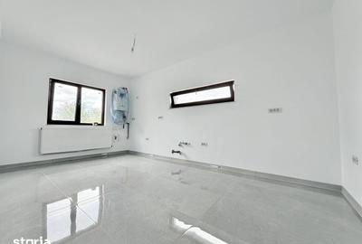 Casă cu 3 camere cu Teren 270 Mp în Lumina