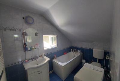 Casă cu 5 camere cu Garaj în Izvoru Muntelui - 24