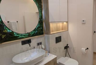 Apartament cu 4 camere în Central - 1
