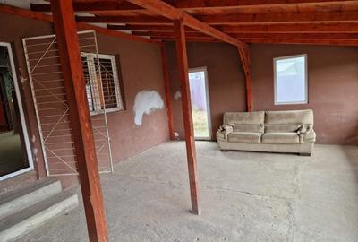 Casă individuală cu 3 camere cu Teren 300 Mp în Brăești - 2