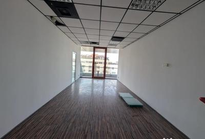 Spațiu comercial, de 40 mp, în Central