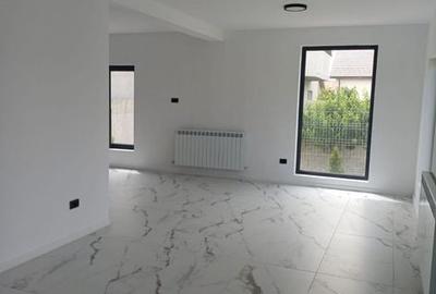 Casă cu 4 camere cu Teren 200 Mp în Central - 9